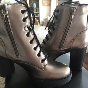 NEW STEVE MADDEN LACE UP COMBAT BOOT PEWTER SZ 7.5